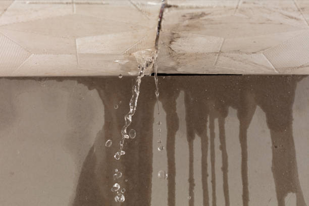 Professional Sewage Cleanup technician working in Snyder, OK
